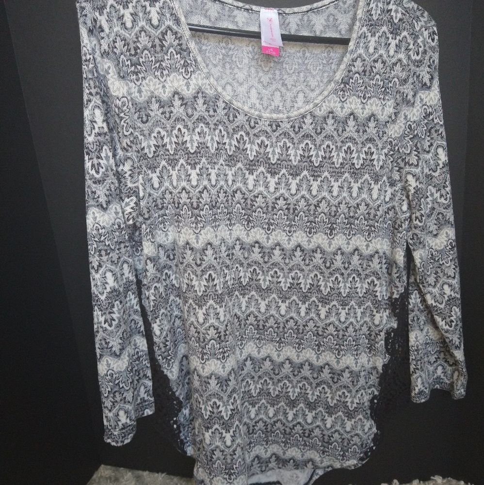 No boundaries top